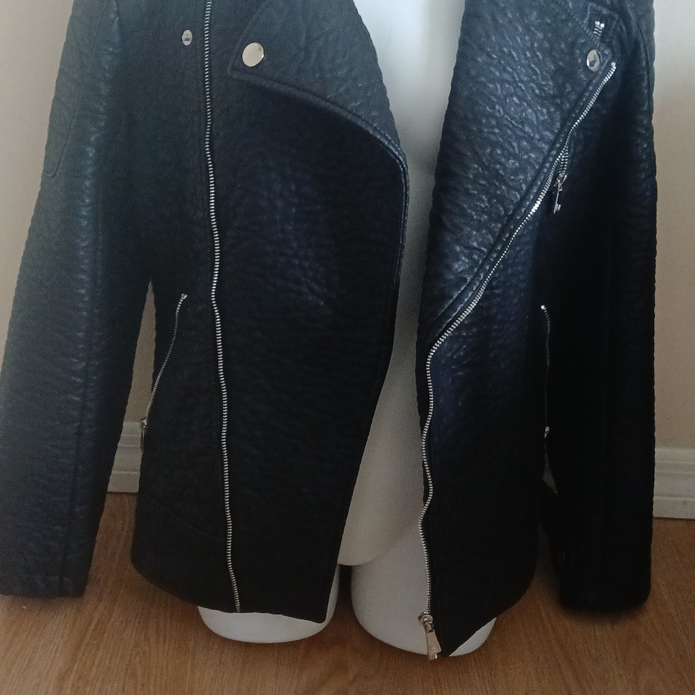 Sleek Black Leather Jacket for Women